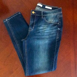 KENSIE Effortless Ankle Mid Rise ripped knee Jeans